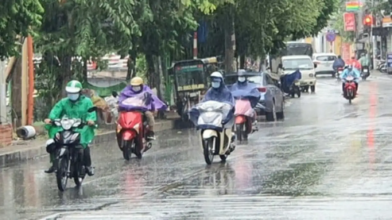 توقعات بهطول أمطار متوسطة الشدة على مناطق واسعة في المملكة الشمالية